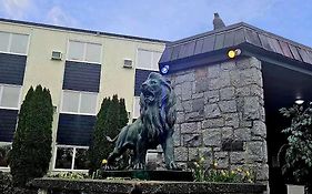 Marina Hotel